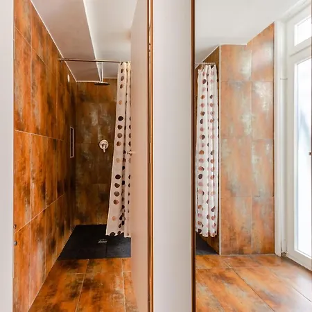 ホステル イエス *