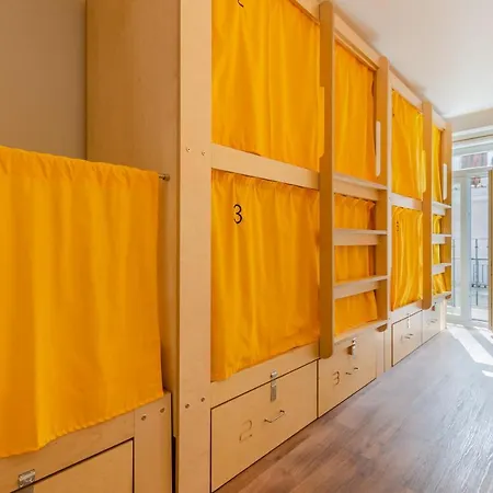 イエス ホステル *