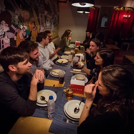 イエス ホステル *