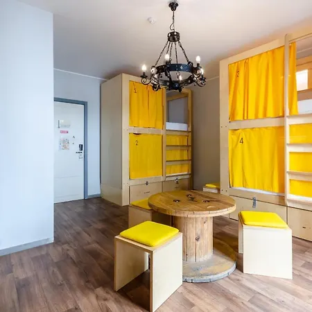 ホステル イエス *